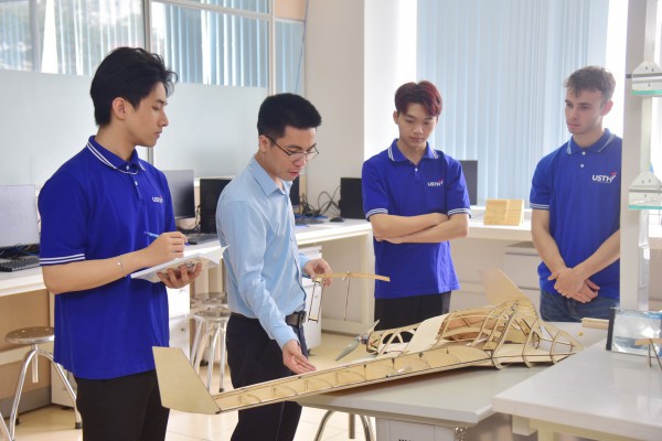 Trường đại học Việt Pháp nhận hồ sơ xét tuyển đại học từ 28.1