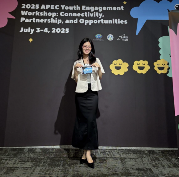 Từ giảng đường đến APEC: Hành trình hội nhập quốc tế của sinh viên HUFLIT