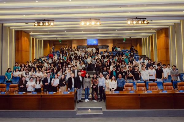 UOB Investment Challenge 2025 trở lại: Sân chơi chuyên nghiệp cho sinh viên đam mê đầu tư