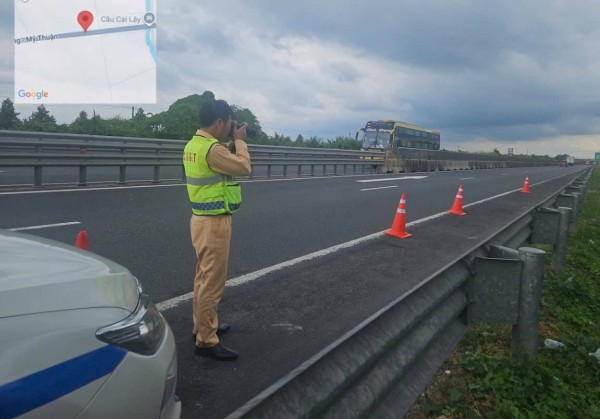 Vi phạm nguyên tắc an toàn cơ bản trên cao tốc, mức phạt 22 triệu đồng