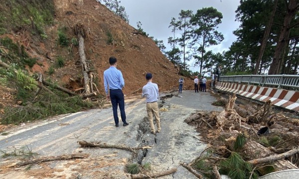 Viện Hàn lâm Khoa học và Công nghệ VN khảo sát sạt trượt đất ở Lâm Đồng