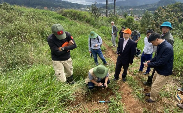 Viện Hàn lâm Khoa học và Công nghệ VN khảo sát sạt trượt đất ở Lâm Đồng