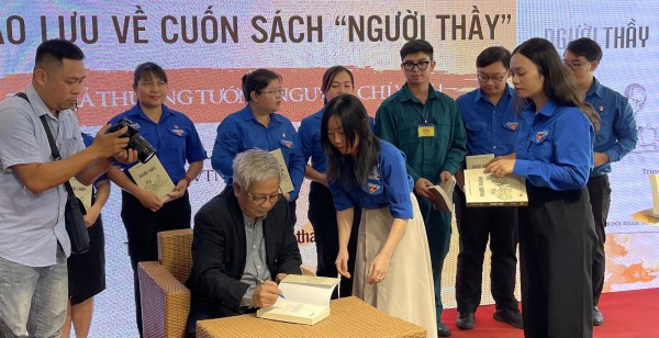 Vĩnh biệt tướng Nguyễn Chí Vịnh, nhà tình báo xuất sắc, nhà chiến lược quân sự tài ba Vĩnh biệt tướng Nguyễn Chí Vịnh, nhà tình báo xuất sắc, nhà chiến lược quân sự tài ba