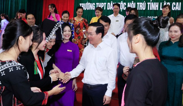 Xây dựng Lào Cai đến năm 2030 trở thành tỉnh khá của cả nước Xây dựng Lào Cai đến năm 2030 trở thành tỉnh khá của cả nước