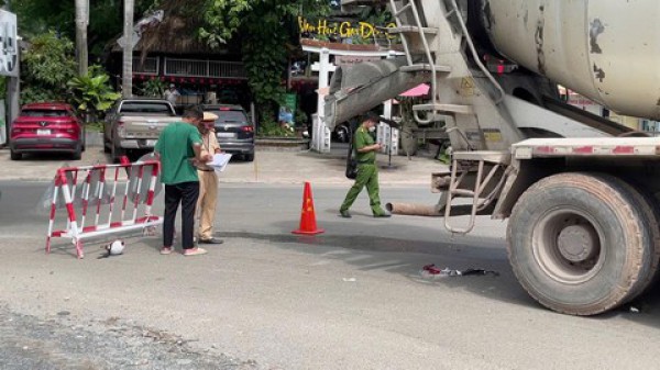 Xe bồn cán tử vong người mẹ trẻ, bỏ lại hai con sinh đôi mới hơn 1 tuổi