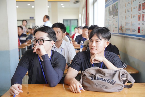 Xem clip tai nạn trước khi thi sát hạch: Biết sợ khi cầm lái !
