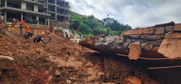 Đà Lạt: Tiếp tục xử lý sự cố sạt trượt đất ở đường Yên Thế