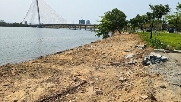 Đà Nẵng: Chính quyền yêu cầu xác minh bãi đất đá 