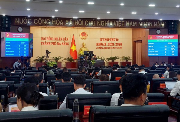 Đà Nẵng hỗ trợ 1.800 hộ dân đổi điện thoại 