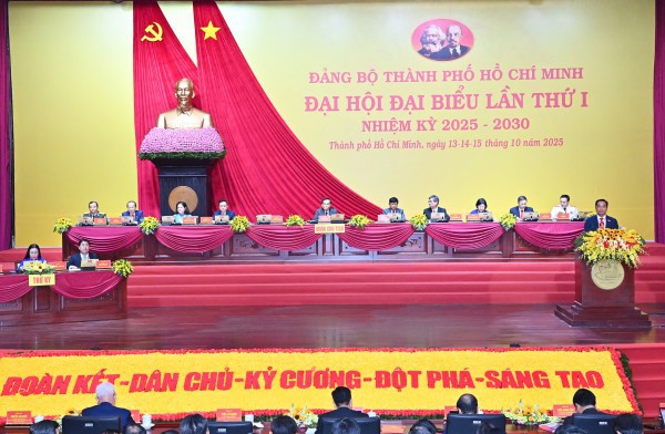 Đại hội Đảng bộ TP.HCM: Bí thư Trần Lưu Quang nêu 2 nội dung quan trọng Đại hội Đảng bộ TP.HCM: Bí thư Trần Lưu Quang nêu 2 nội dung quan trọng