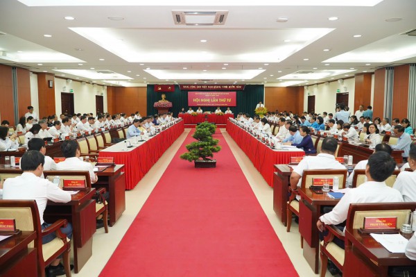 Đại hội Đảng bộ TP.HCM nhiệm kỳ 2025 - 2030 không nhận quà và hoa chúc mừng