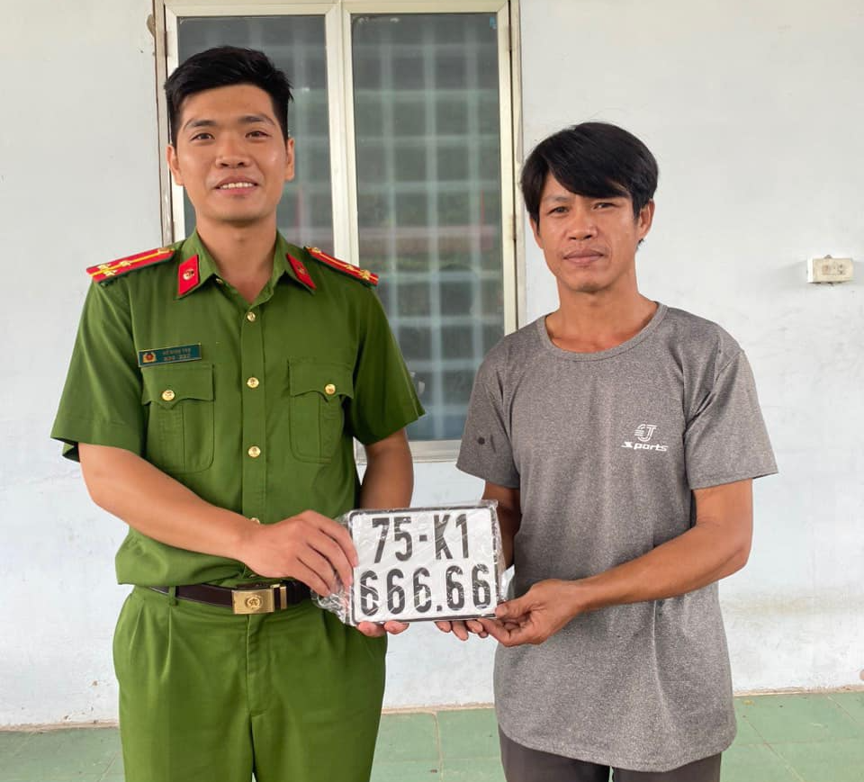 Đăng ký tại công an xã, bấm được biển số ngũ quý 666.66 Đăng ký tại công an xã, bấm được biển số ngũ quý 666.66