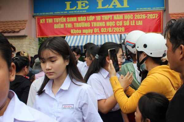 Đề văn lớp 10 TP.HCM hay nhưng khó 