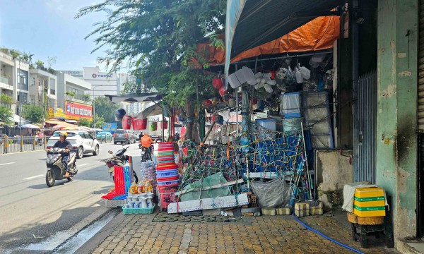 Để vỉa hè, lòng đường ở TP.HCM không bị 