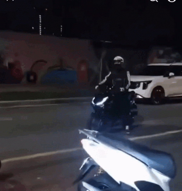 Điều tra nhóm thanh niên dùng hung khí tấn công người đi đường gần cầu Ba Son