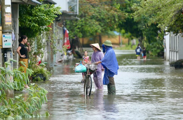 Đường phố Thanh Hóa ngập trong 
