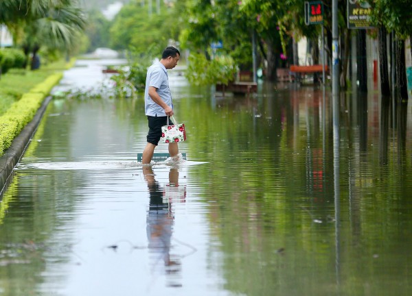 Đường phố Thanh Hóa ngập trong 
