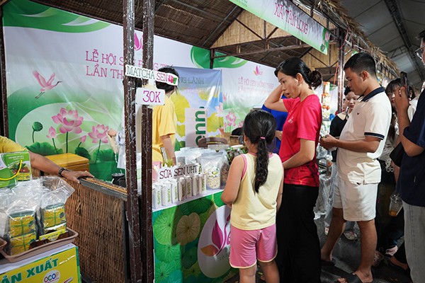 Rực rỡ đêm khai mạc Lễ hội Sen Đồng Tháp 2026: Lan tỏa câu chuyện Đất Sen hồng