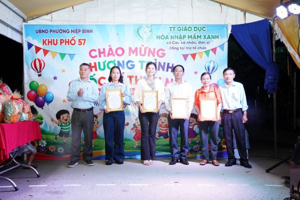 1/6 tại khu phố 57: Không cần sân khấu lớn, chỉ cần một Khu Phố biết yêu trẻ em