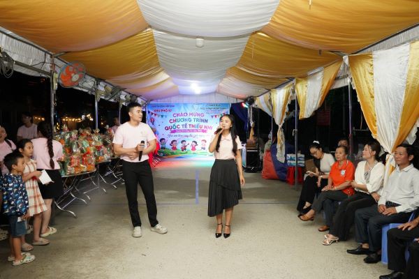 1/6 tại khu phố 57: Không cần sân khấu lớn, chỉ cần một Khu Phố biết yêu trẻ em