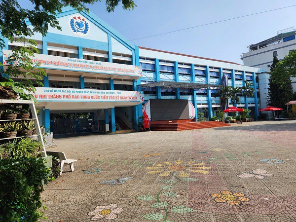 Việc nhóm học sinh viết giấy nhục mạ bạn: Bài toán trách nhiệm của người lớn