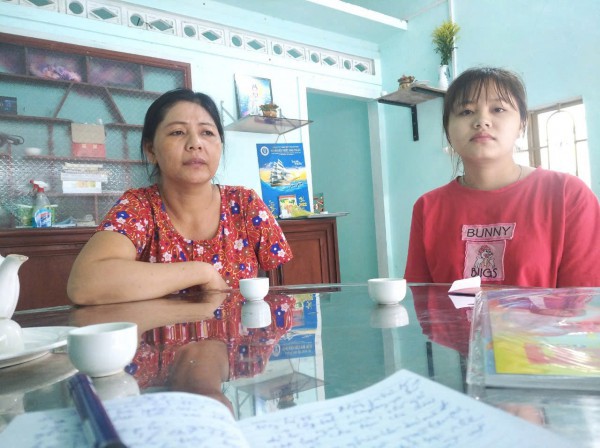 1 tay, 1 chân, bán vé số theo con vào ĐH 1 tay, 1 chân, bán vé số theo con vào ĐH