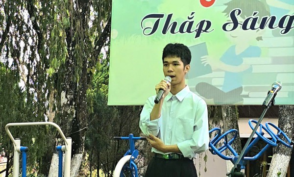 4 tân sinh viên mồ côi Làng SOS Đà Lạt nhận gần 1 tỉ đồng học bổng