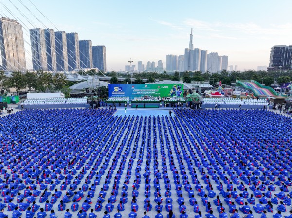 60.000 học sinh đồng diễn võ nhạc Vovinam lập ‘kỷ lục kép’ Việt Nam và thế giới