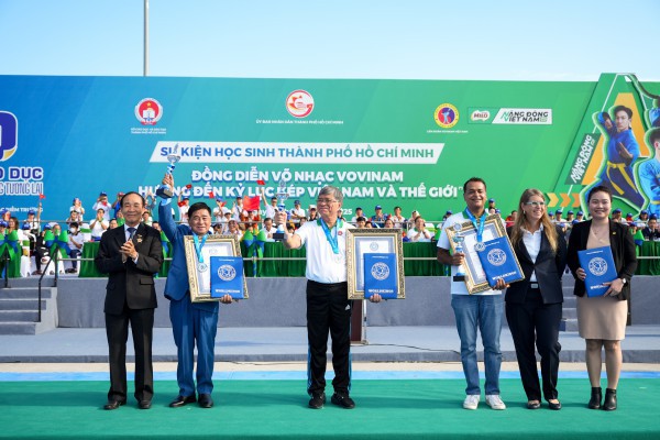 60.000 học sinh đồng diễn võ nhạc Vovinam lập ‘kỷ lục kép’ Việt Nam và thế giới