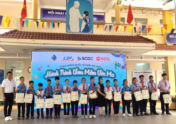Bà Rịa - Vũng Tàu: Tập huấn an toàn trên không gian mạng cho học sinh khuyết tật Bà Rịa - Vũng Tàu: Tập huấn an toàn trên không gian mạng cho học sinh khuyết tật