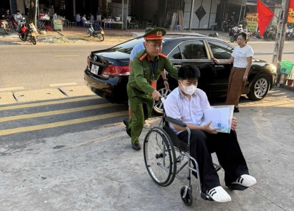 Bắc Ninh: Công an tuần tra quán internet, photocopy để chặn gian lận thi vào lớp 10