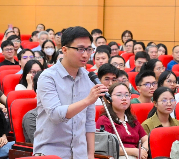 Bác sĩ nội trú khác bác sĩ chuyên khoa như thế nào?