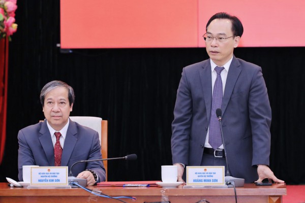 Bàn giao nhiệm vụ Bộ trưởng Bộ GD-ĐT