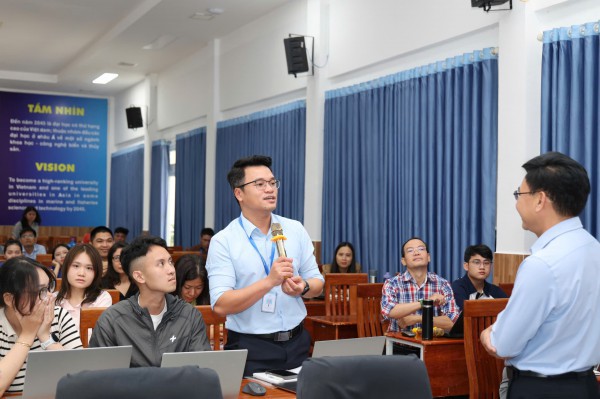 Báo Thanh Niên phối hợp Trường ĐH Nha Trang tập huấn nghiệp vụ truyền thông