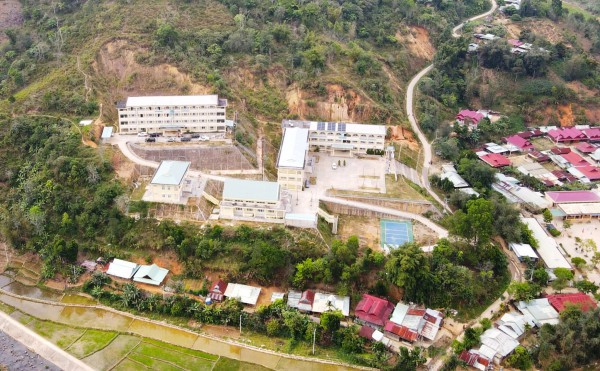 Bao giờ hàng trăm học sinh thôi cảnh đi Bao giờ hàng trăm học sinh thôi cảnh đi