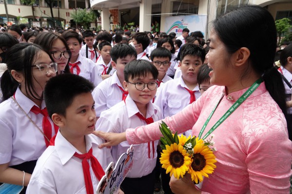 Bí thư Thành ủy TP.HCM yêu cầu Sở GD-ĐT đề xuất chính sách thu hút giáo viên