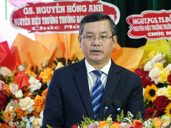 Bộ GD-ĐT công bố quyết định công nhận Hiệu trưởng Trường ĐH Quy Nhơn