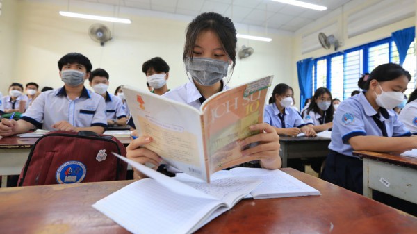 Chính thức sửa chương trình giáo dục của 4 môn từ tiểu học đến THPT Chính thức sửa chương trình giáo dục của 4 môn từ tiểu học đến THPT