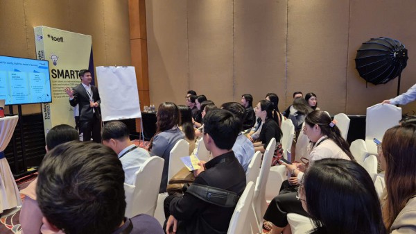 Chuyên gia Viện Khảo thí giáo dục Mỹ chỉ cách luyện  chứng chỉ TOEFL cải tiến