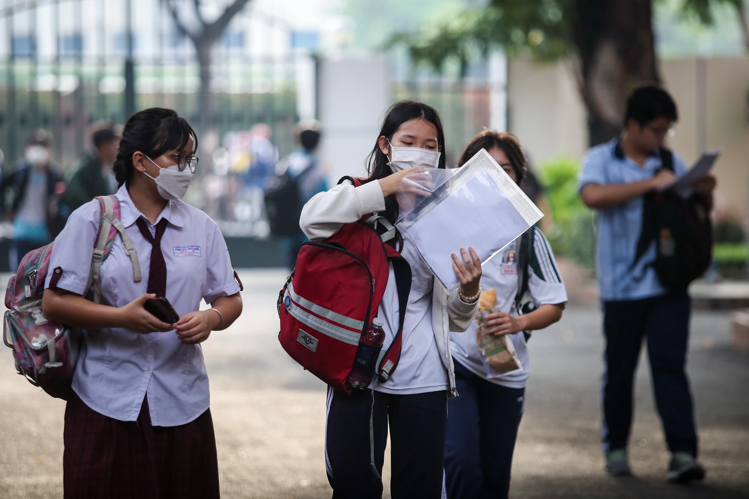 Có được dùng CCCD trên  VNeID làm thủ tục dự thi tốt nghiệp THPT và tuyển sinh?