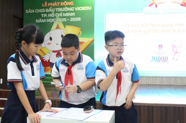 ”Con hỏi AI 20 câu, máy đều trả lời, hỏi mẹ câu thứ 3 mẹ đã la” ”Con hỏi AI 20 câu, máy đều trả lời, hỏi mẹ câu thứ 3 mẹ đã la”