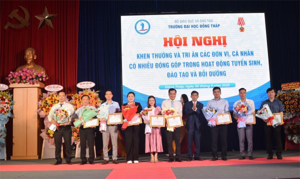 Công bố quyết định Hiệu trưởng Trường ĐH Đồng Tháp Công bố quyết định Hiệu trưởng Trường ĐH Đồng Tháp