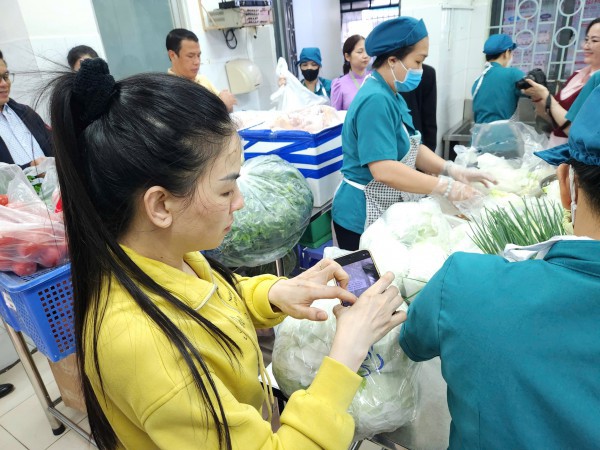 Công khai nguồn gốc xuất xứ thực phẩm trong bữa ăn bán trú