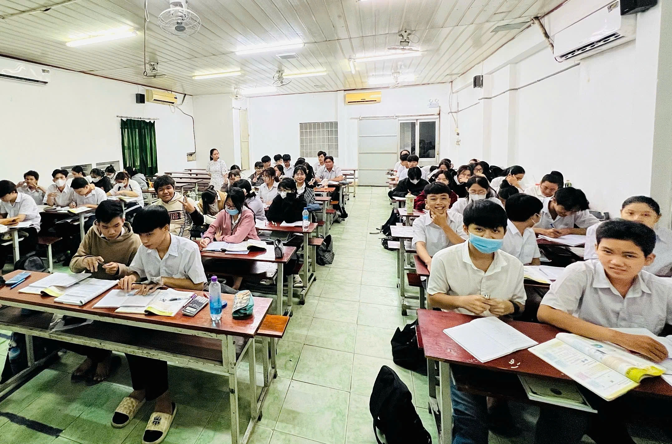 Cửa liên thông đại học sắp 