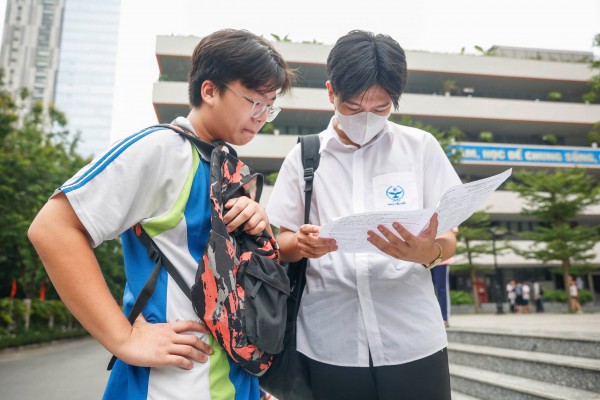 Cùng con bước vào kỳ thi Cùng con bước vào kỳ thi