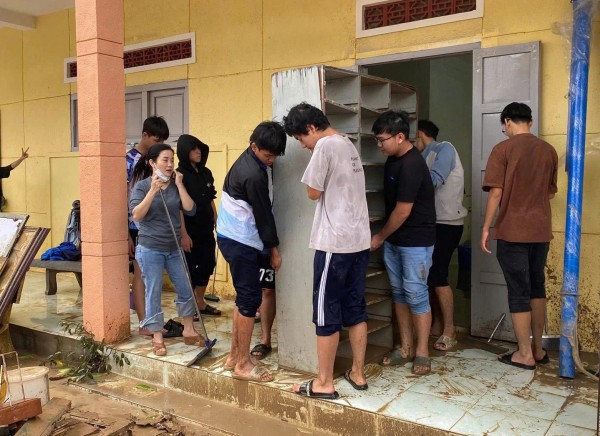 Cứu trợ học sinh vùng lũ: Làm sao bảo vệ riêng tư trẻ em?