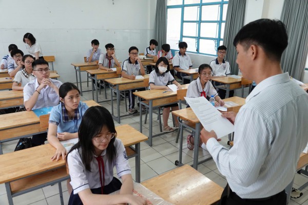 Giám thị tuân thủ quy chế thi để đảm bảo quyền lợi thí sinh Giám thị tuân thủ quy chế thi để đảm bảo quyền lợi thí sinh
