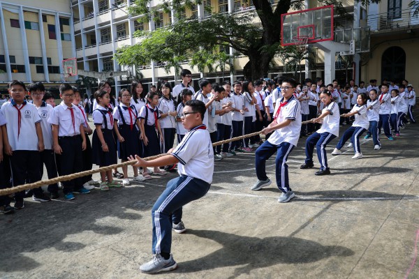 ”Giáo dục thành phố chưa bao giờ đặt nặng vấn đề học và thi cử” ”Giáo dục thành phố chưa bao giờ đặt nặng vấn đề học và thi cử”