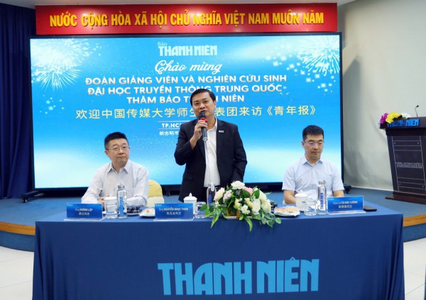Giáo sư và nghiên cứu sinh ĐH Truyền thông Trung Quốc thăm tòa soạn Báo Thanh Niên