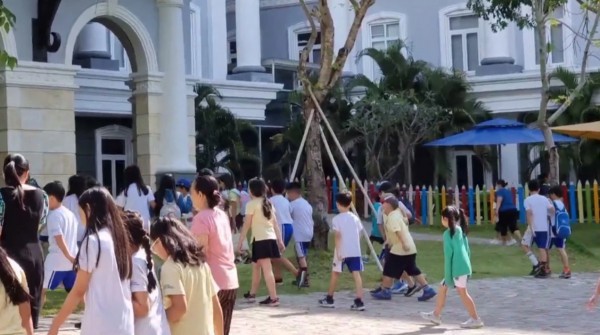 Giáo viên người Việt Nam Trường quốc tế AISVN chưa nhận lương, Sở GD-ĐT lên tiếng Giáo viên người Việt Nam Trường quốc tế AISVN chưa nhận lương, Sở GD-ĐT lên tiếng